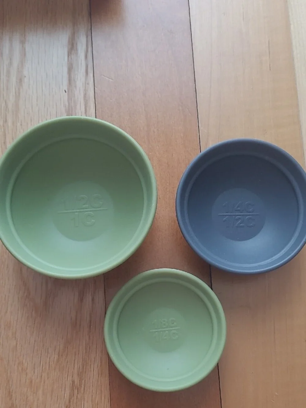 Food Network Stackable Green and Gray Measuring Nesting Mixing Bowls